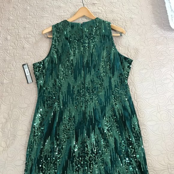 NWT Tahari by Arthur S. Levine Velvet Sequin Dress - Picture 4 of 6